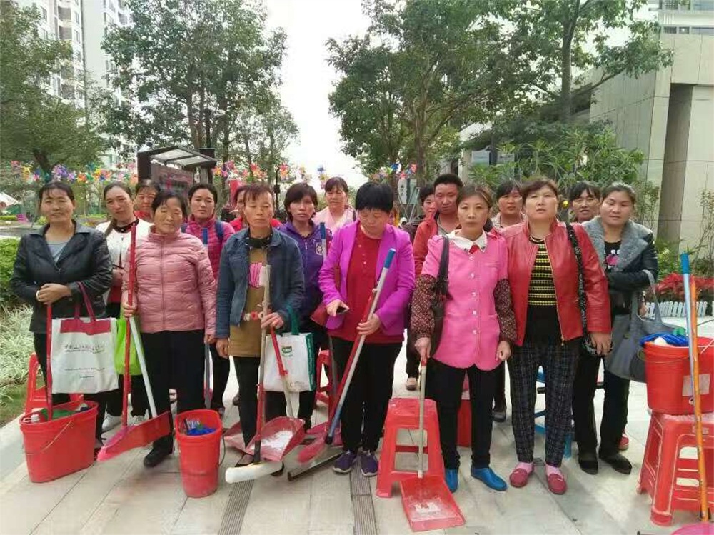南海时代广场开荒清洁团队