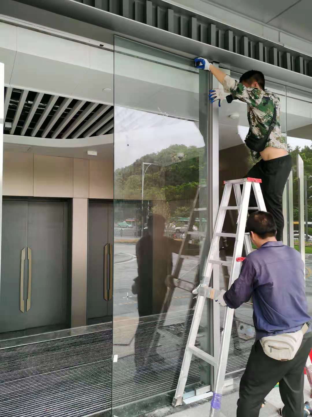 广州越秀国际展览中心幕墙维修